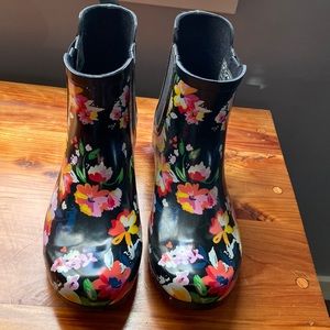 Roma rain boots. Size 9. Worn only a couple of times looks brand new.